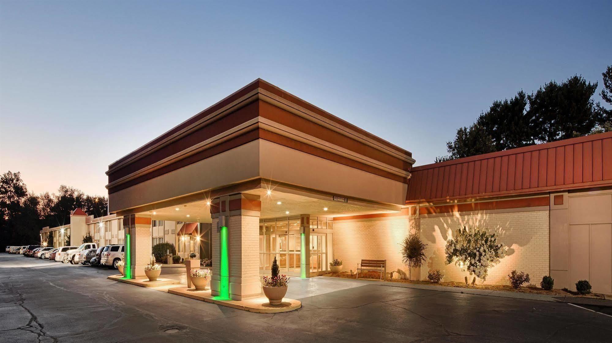 Baymont Inn&Suites Marietta Extérieur photo
