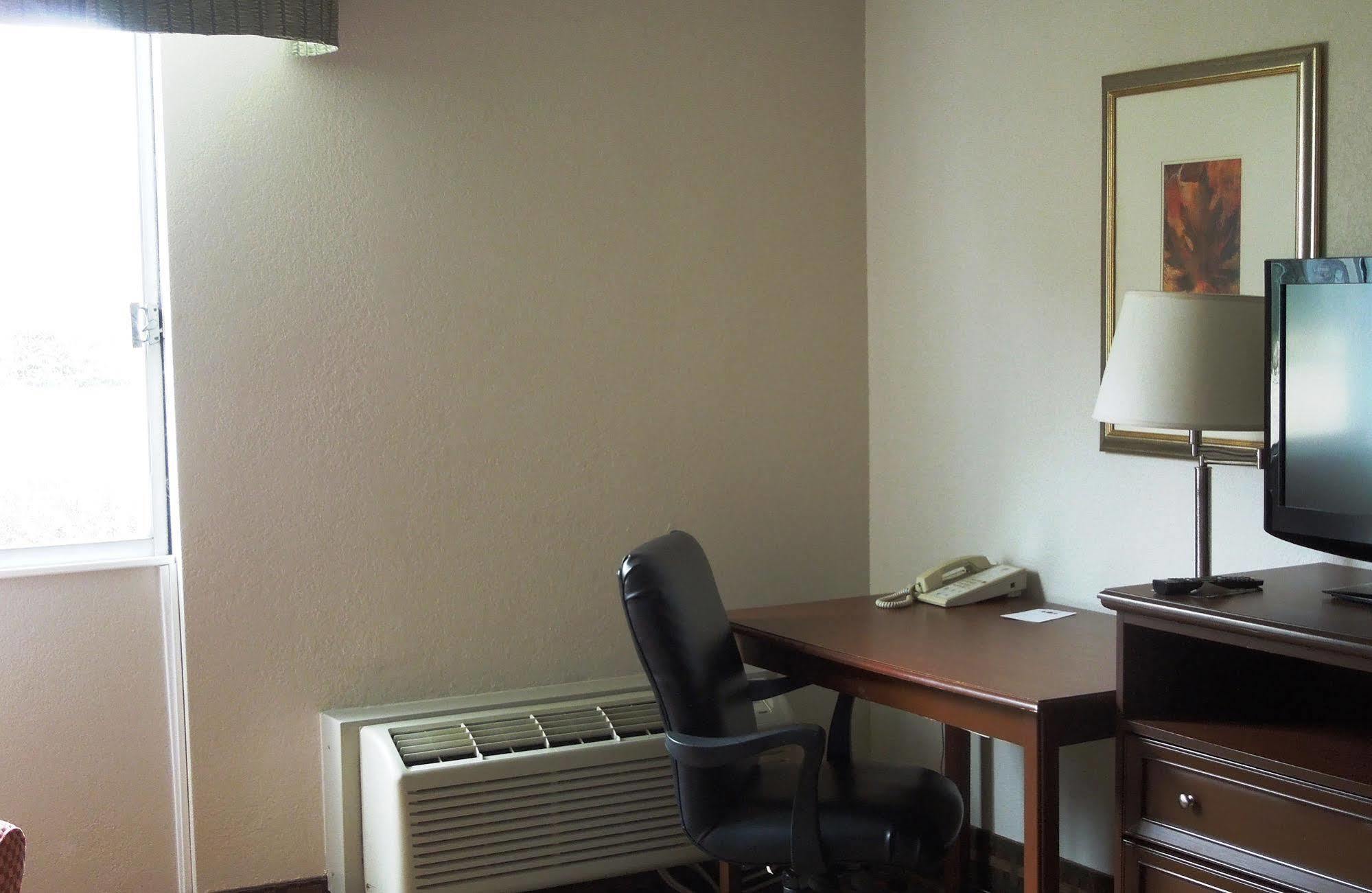Baymont Inn&Suites Marietta Extérieur photo